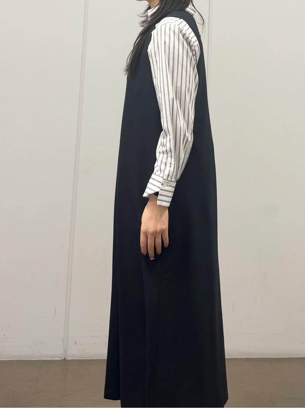 mizukiさんの「INDIVI｜【2WAY／洗える】ラメストライプ コットン混シャツ」を使ったコーディネート