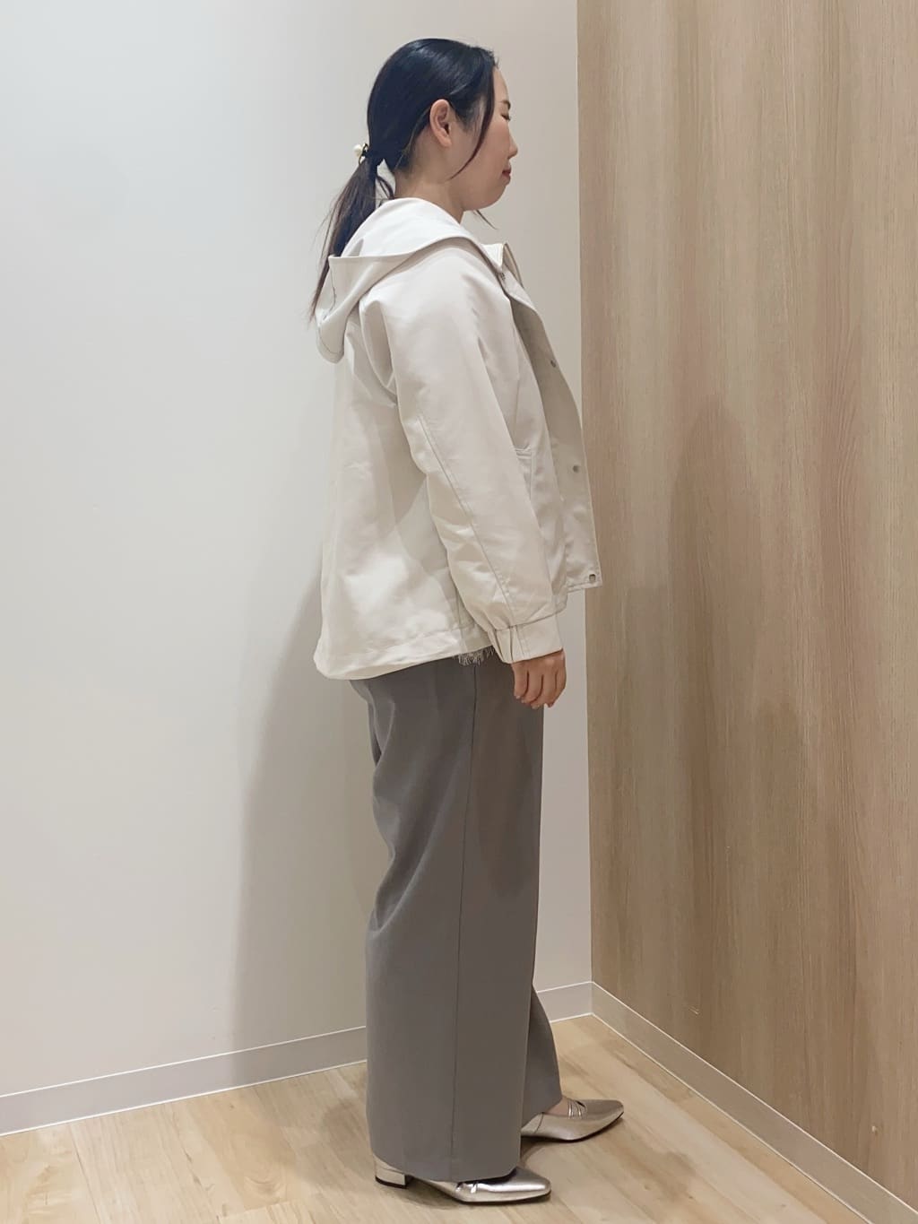 HANAさんの「grove｜【撥水】きれいめに着こなせるマウンテンパーカ」を使ったコーディネート