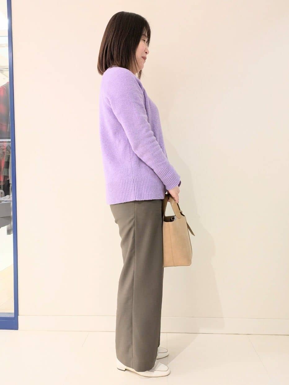 tomoさんの「UNTITLED｜【重ね着もおすすめ/洗える】ウールカシミヤ クルーネックニット」を使ったコーディネート