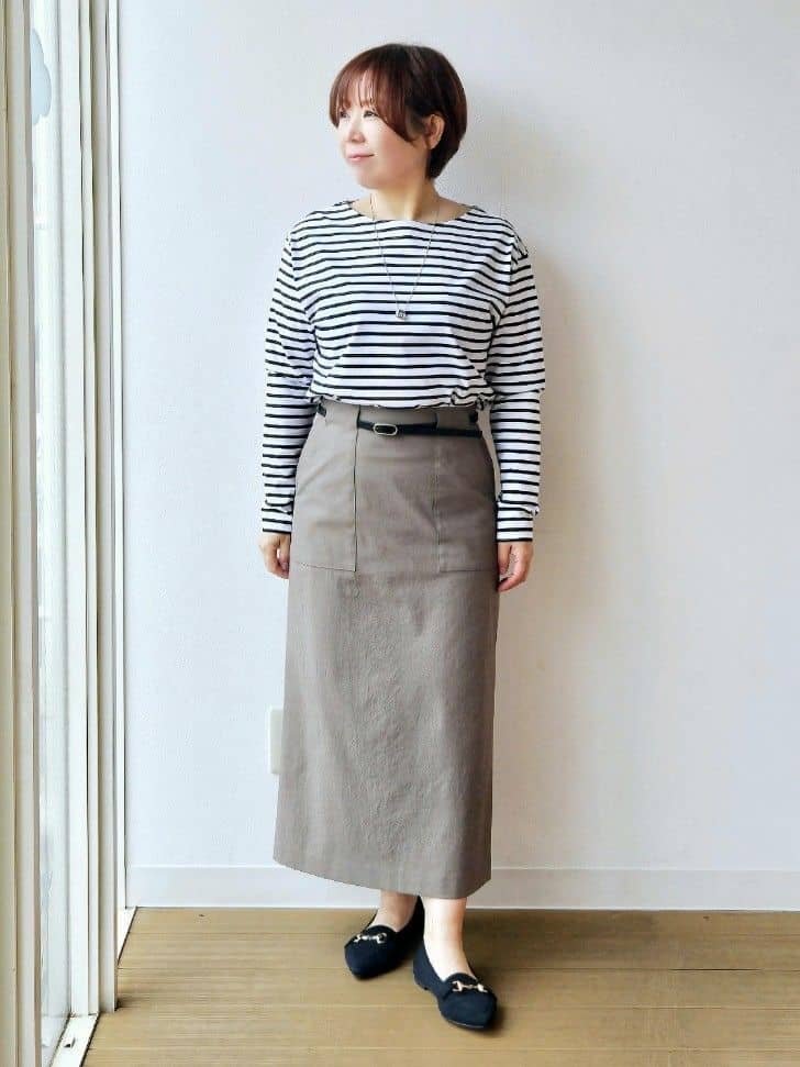 やじまさんの「UNTITLED｜【定番人気/はっ水/洗える】タスランショートトレンチコート」を使ったコーディネート