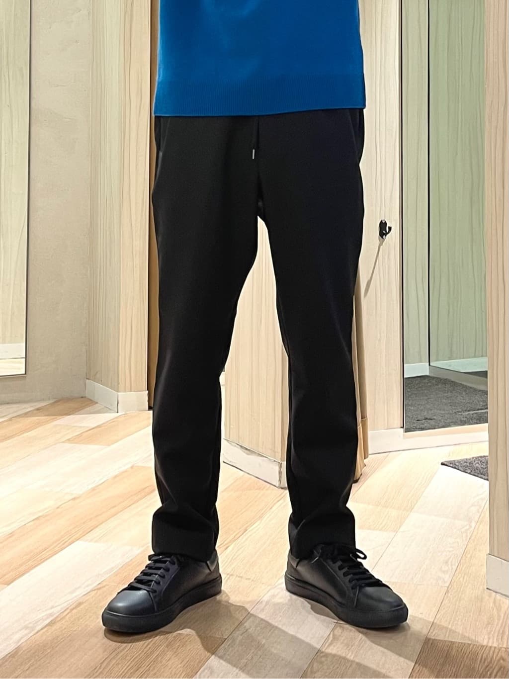 URAさんの「TAKEO KIKUCHI｜【Air Palette Knit】ワンポイント カラーニット プルオーバー」を使ったコーディネート
