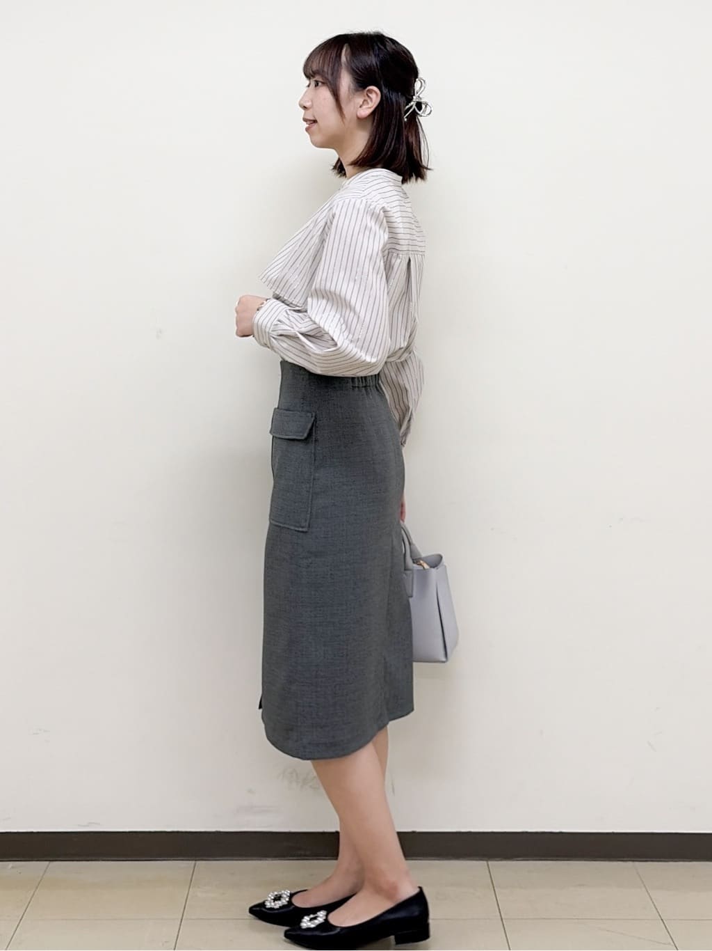 yurinaさんの「index｜フリルキーネックシャツ【洗濯機OK／イージーアイロン／防シワ】《XS～LL／7col》」を使ったコーディネート