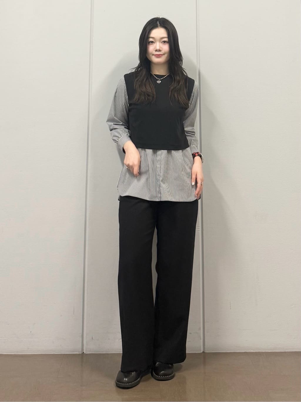 mizukiさんの「INDIVI｜【花粉付着防止／撥水／UVケア】名品トレンチコート」を使ったコーディネート