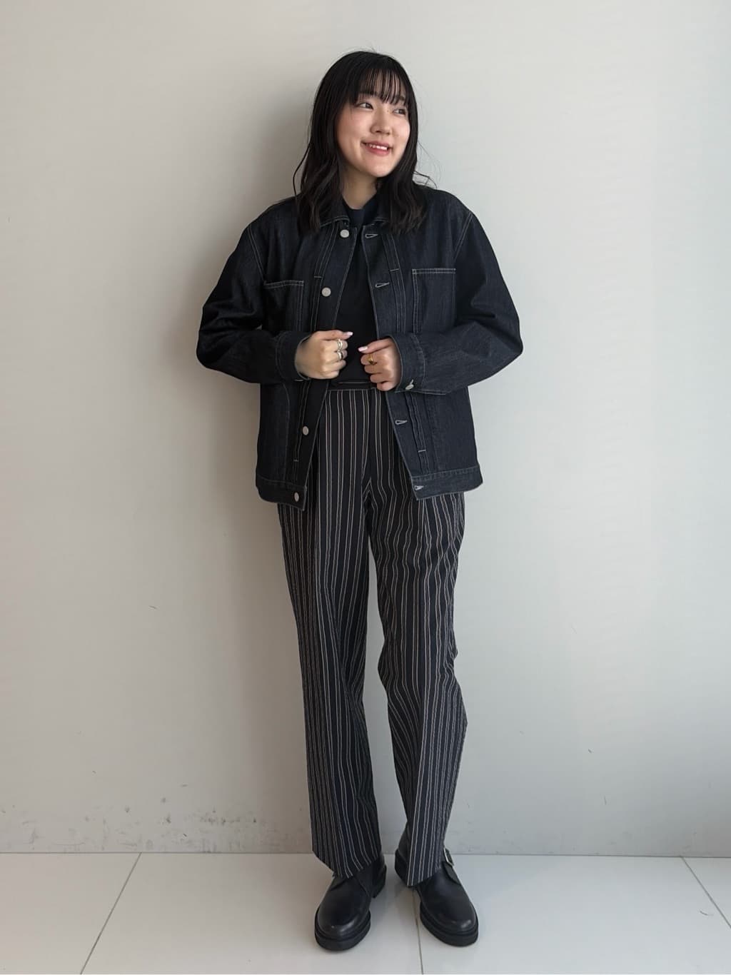 Akutagawaさんの「TAKEO KIKUCHI｜ワンストローク刺繍 半袖 Tシャツ」を使ったコーディネート