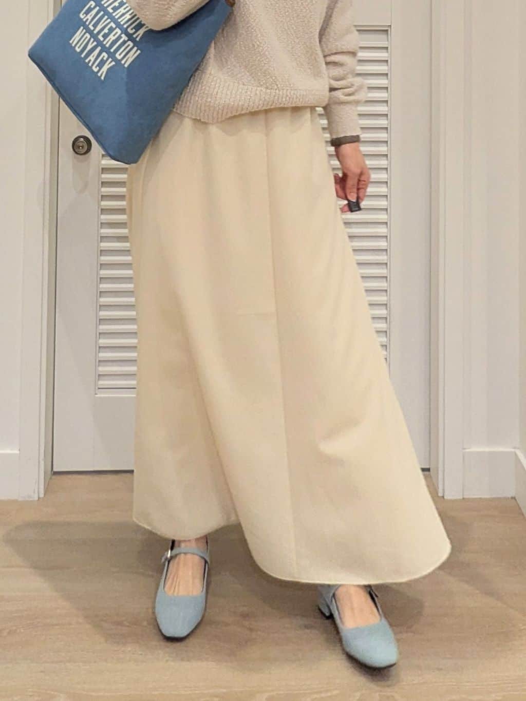enさんの「Dessin｜【軽量】ロゴプリントデニム&times;帆布トートバッグ」を使ったコーディネート