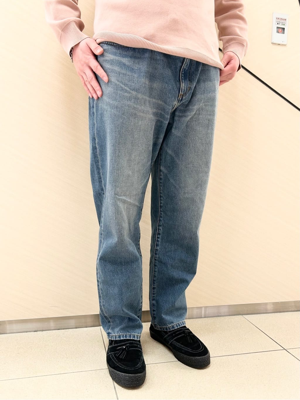 千葉亮太さんの「DRESSTERIOR｜◆【Safari5月号掲載】10．6oz コンフォートワイドデニムパンツ」を使ったコーディネート