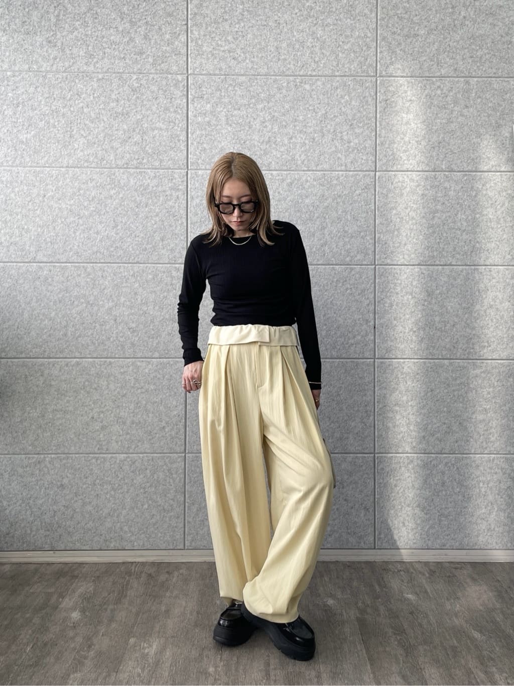 kotakiさんの「INDIVI｜バックオープンリブ長袖Tシャツ」を使ったコーディネート