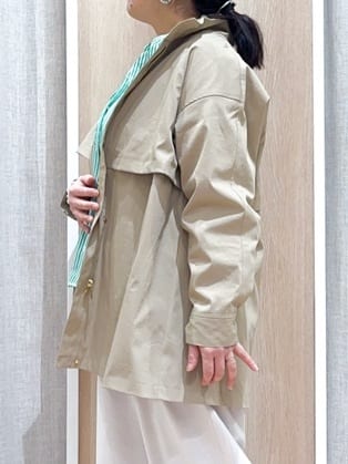 naoさんの「grove｜【撥水／シルエット2WAY】羽織るだけでサマになる、スタンドネックテントラインコート」を使ったコーディネート