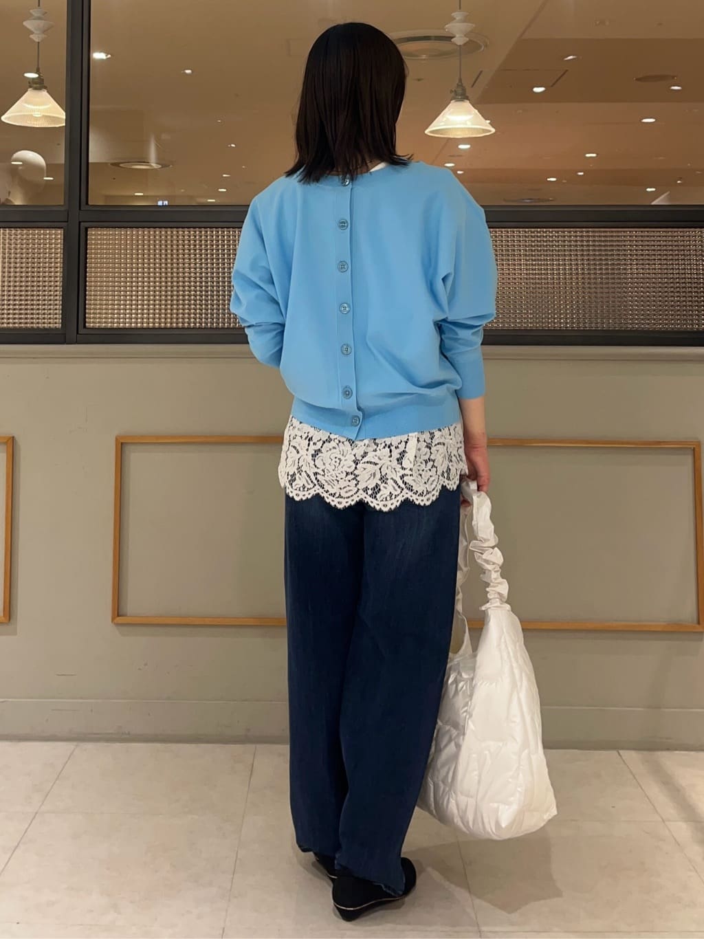 kumiさんの「INDIVI｜【洗える／前後2WAY／アンサンブル可能】ドルマンスリーブカーディガン」を使ったコーディネート