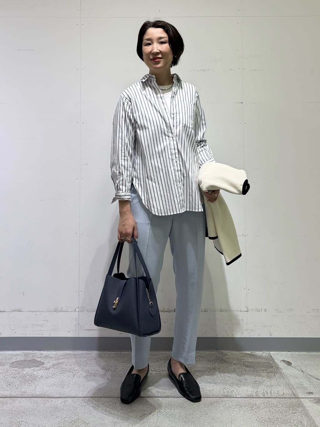 yuriさんの「INDIVI｜【洗える】きれいめラウンドテールロンT」を使ったコーディネート