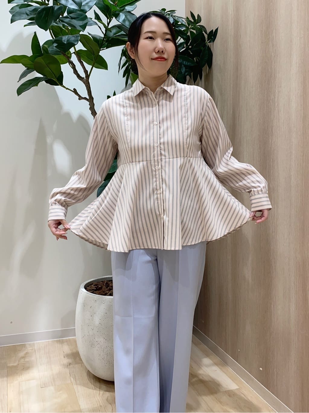 HANAさんの「grove｜【洗える/お仕事にも】ウエストすっきりベルト付ワイドパンツ」を使ったコーディネート