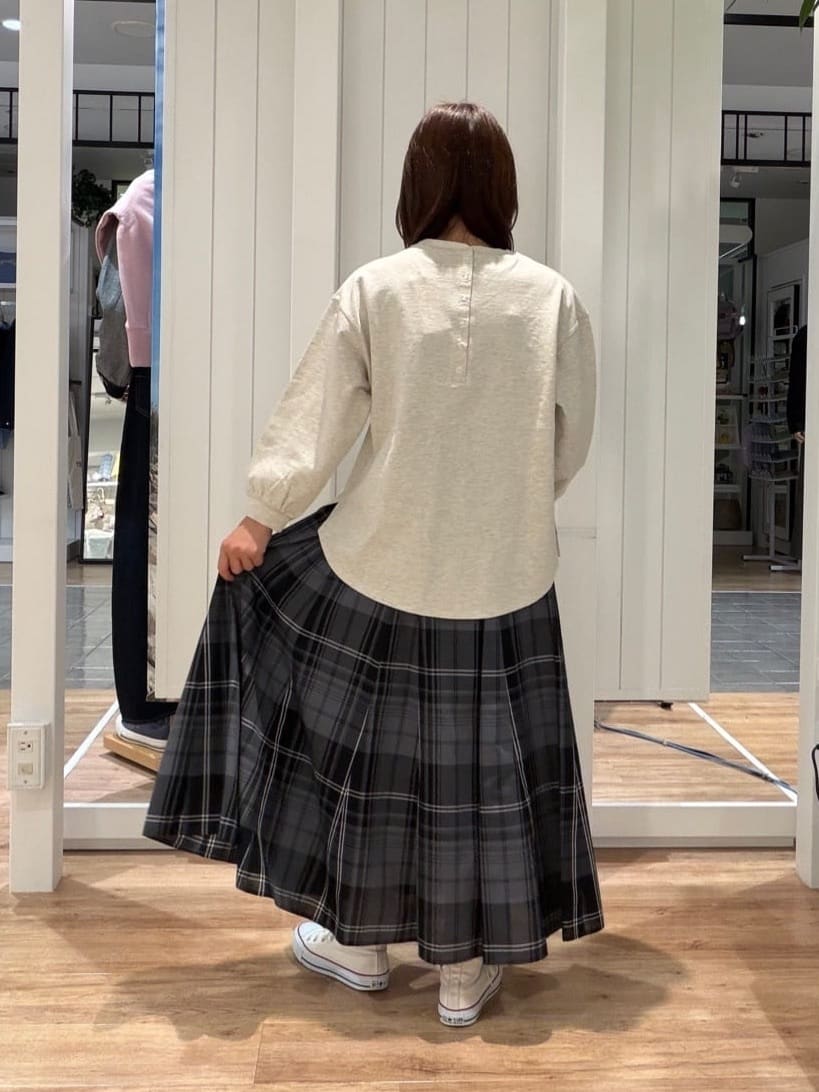 Fujitaさんの「Dessin｜【360度可愛い・洗える】バックヘンリーカットソー」を使ったコーディネート