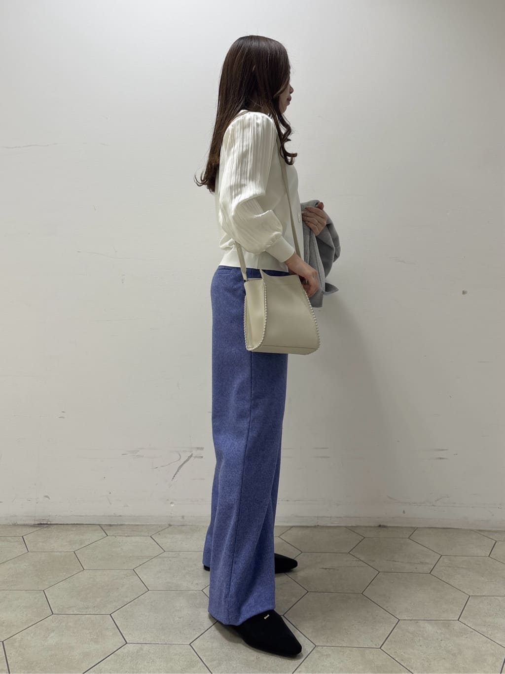 kahoさんの「INDIVI｜【配色デザイン／ショート丈】ウールリバー ノーカラーコート」を使ったコーディネート