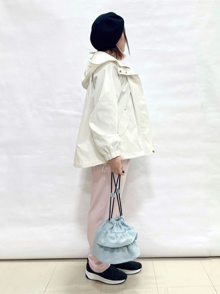 YUIさんの「SHOO･LA･RUE｜【高レビュー/洗濯後しわになりにくい/SS-LL】スマート見え イージーテーパードパンツ」を使ったコーディネート