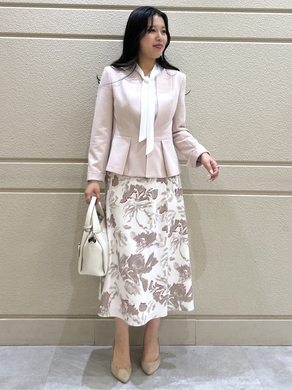 Momokaさんの「COUP DE CHANCE｜【手洗い可／日本製／スーツ可】ペプラムデザイン　カラーレスジャケット」を使ったコーディネート