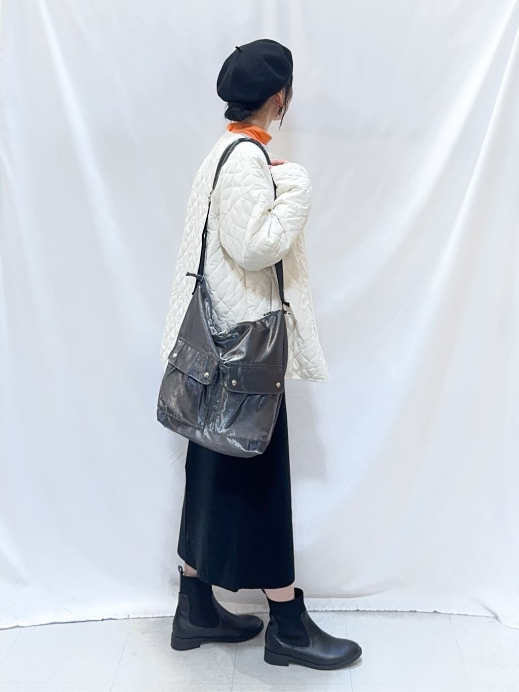 𝐇𝐢𝐫𝐨𝐦𝐢さんの「SHOO･LA･RUE｜【S-LL】カジュアルすぎない大人のフォト刺繍裏毛スウェット」を使ったコーディネート