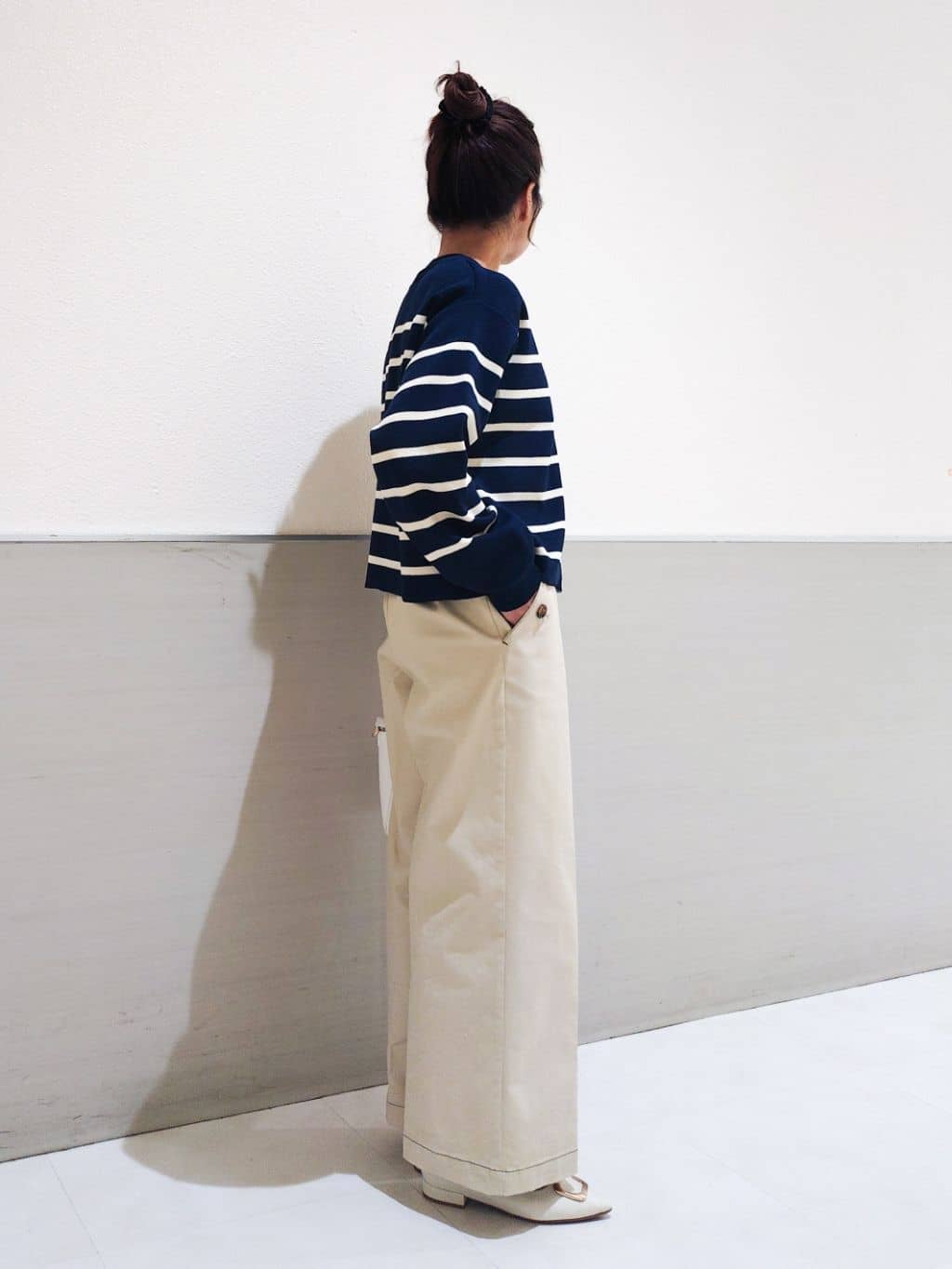 maruさんの「THE SHOP TK｜【羽織るだけでこなれ感を演出】デニム切替カーディガン」を使ったコーディネート