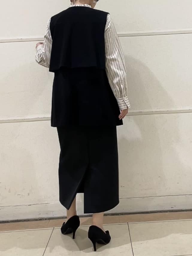watanabeさんの「UNTITLED｜◆【コットン100/洗える】シャーリングフリルネックブラウス」を使ったコーディネート