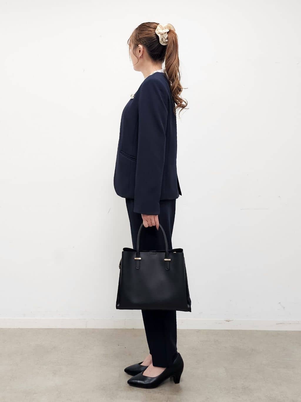 ゆゆさんの「SHOO･LA･RUE｜【洗濯機可/セットアップ可/S-3L】きちんと楽に。カットジョーゼットノーカラージャケット」を使ったコーディネート
