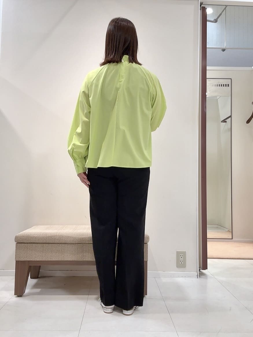 YUIさんの「UNTITLED｜【定番人気/はっ水/洗える】タスランショートトレンチコート」を使ったコーディネート