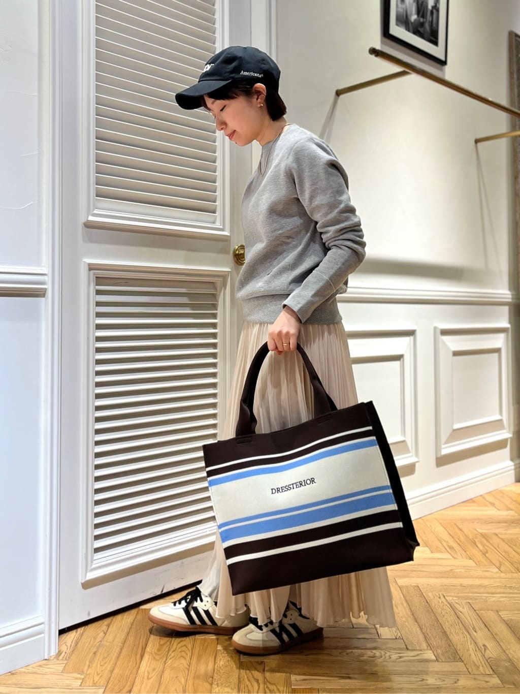 つじ まこさんの「DRESSTERIOR｜◆【DRESSTERIOR定番】【WEB限定サイズあり】吊裏毛 プルオーバー」を使ったコーディネート