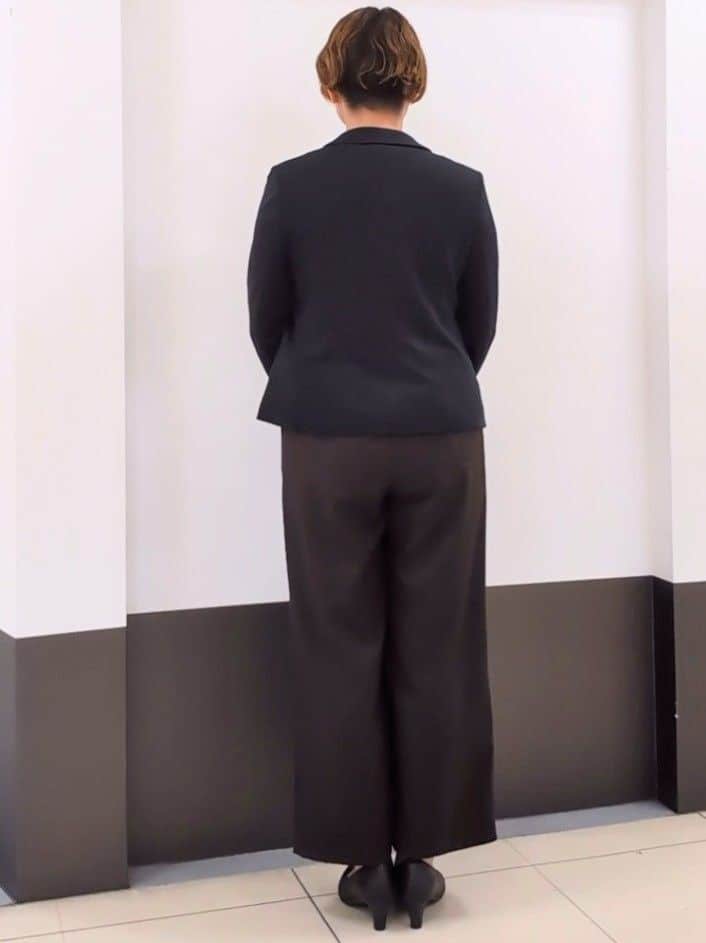 じゅりさんの「Reflect｜【きちんと見え／セットアップ可／通勤におすすめ◎】ペプラムプリントブラウス」を使ったコーディネート