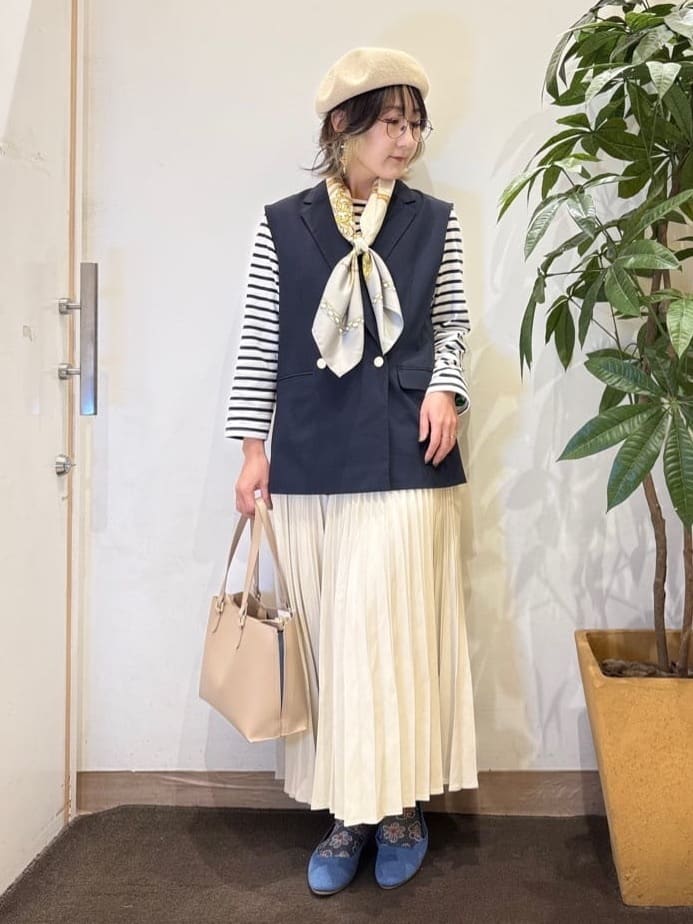 misakiさんの「SHOO･LA･RUE｜【セットアップ可/S-LL/洗濯機可】サッと羽織ってこなれ見え ダブルブレストジレ」を使ったコーディネート