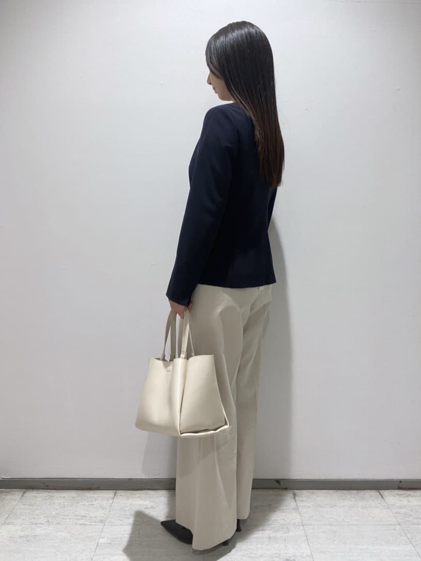 meiさんの「INDIVI｜【通勤／イージーケア】Vネック ジョーゼットブラウス」を使ったコーディネート