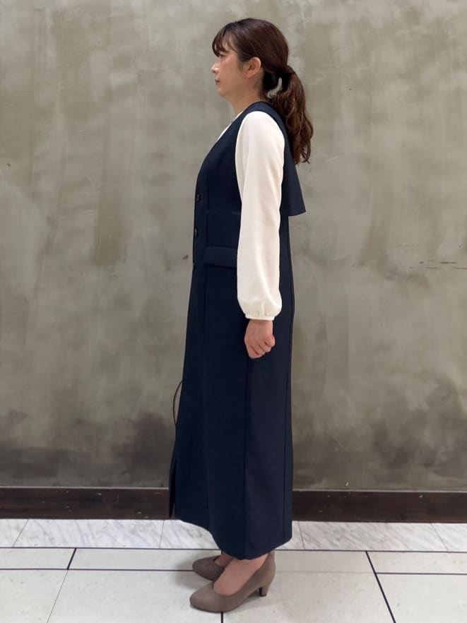 すえさんの「grove｜【手洗いOK】フロントラッフルフリルブラウス」を使ったコーディネート
