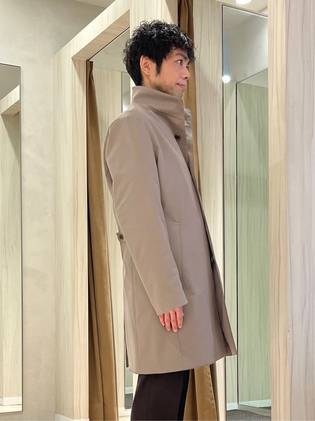 URAさんの「TAKEO KIKUCHI｜撥水ツイル スタンドカラー コート」を使ったコーディネート