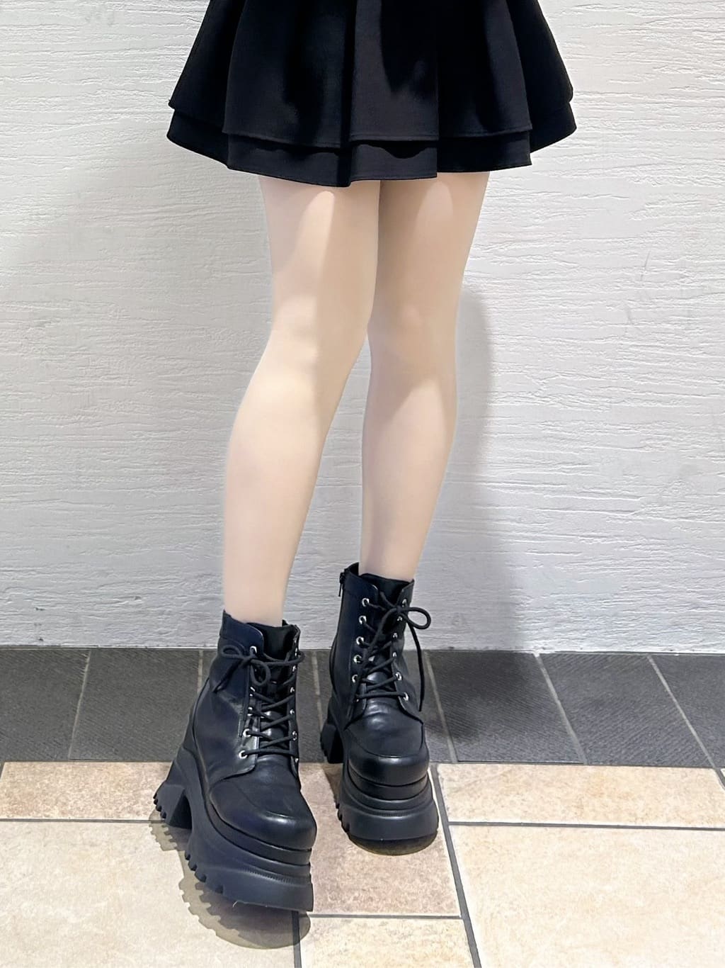 ゆうりさんの「ESPERANZA｜レースアップバックル厚底ブーツ」を使ったコーディネート