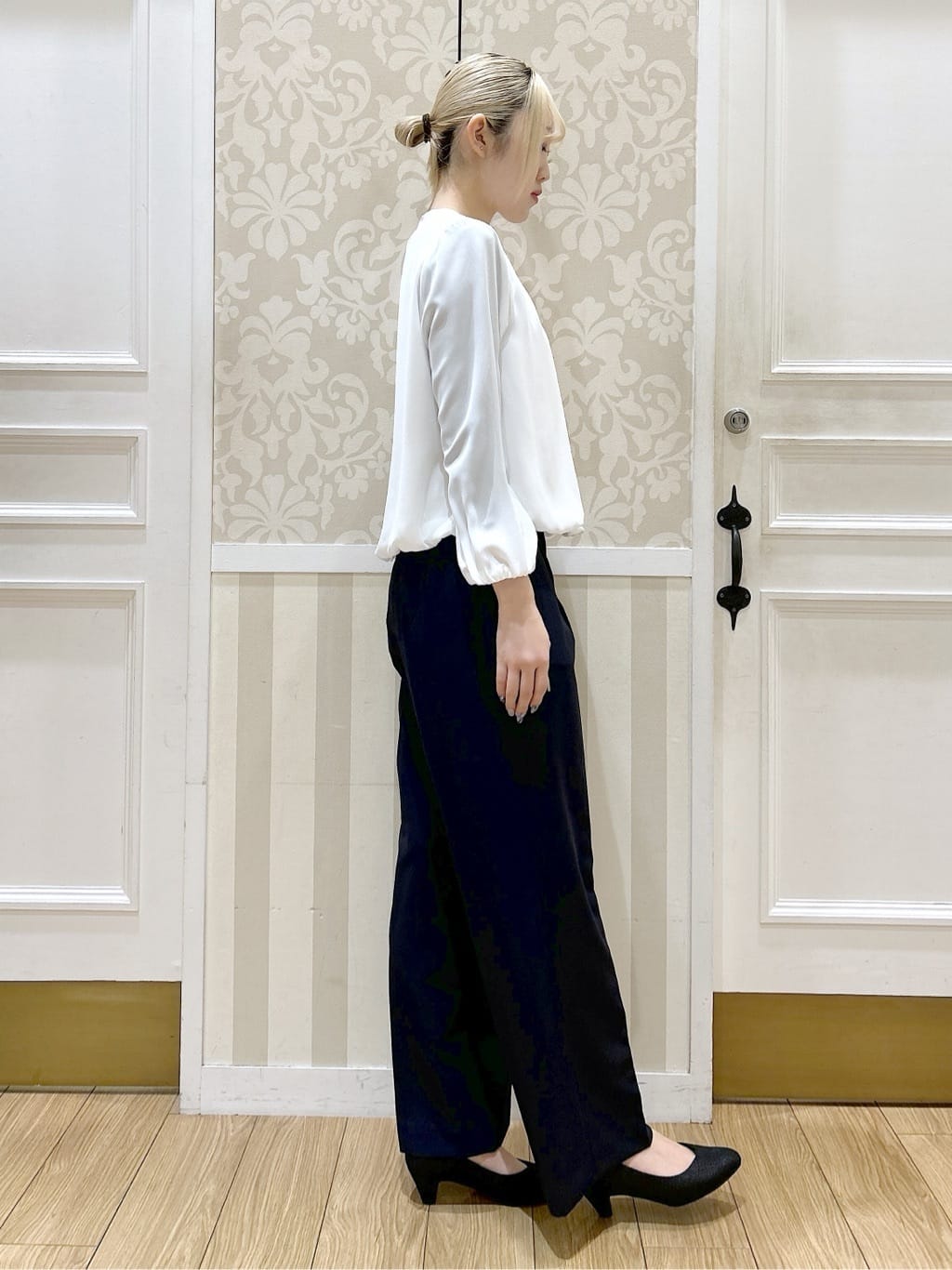 望 愛さんの「grove｜【マシンウォッシュ／防シワ/SS-3L】ストレッチノーカラージャケット」を使ったコーディネート