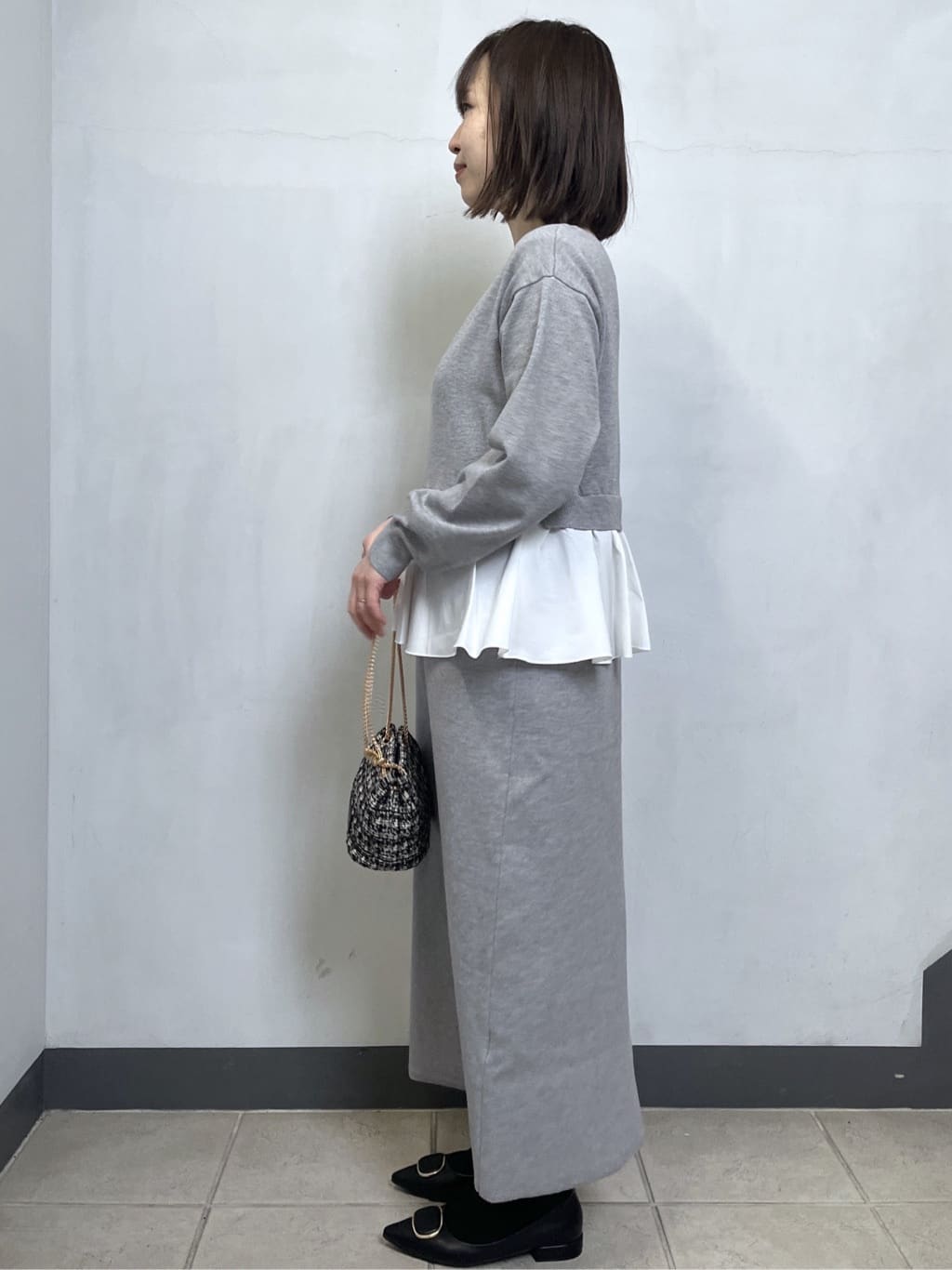 mikiさんの「OPAQUE.CLIP｜ペプラムドッキングニットワンピース【洗濯機OK】」を使ったコーディネート
