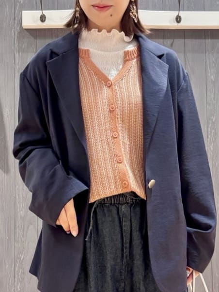 meiさんの「SHOO･LA･RUE｜【洗濯機可/S-LL】キーネックでお顔周りすっきり ざっくり編みカーディガン」を使ったコーディネート