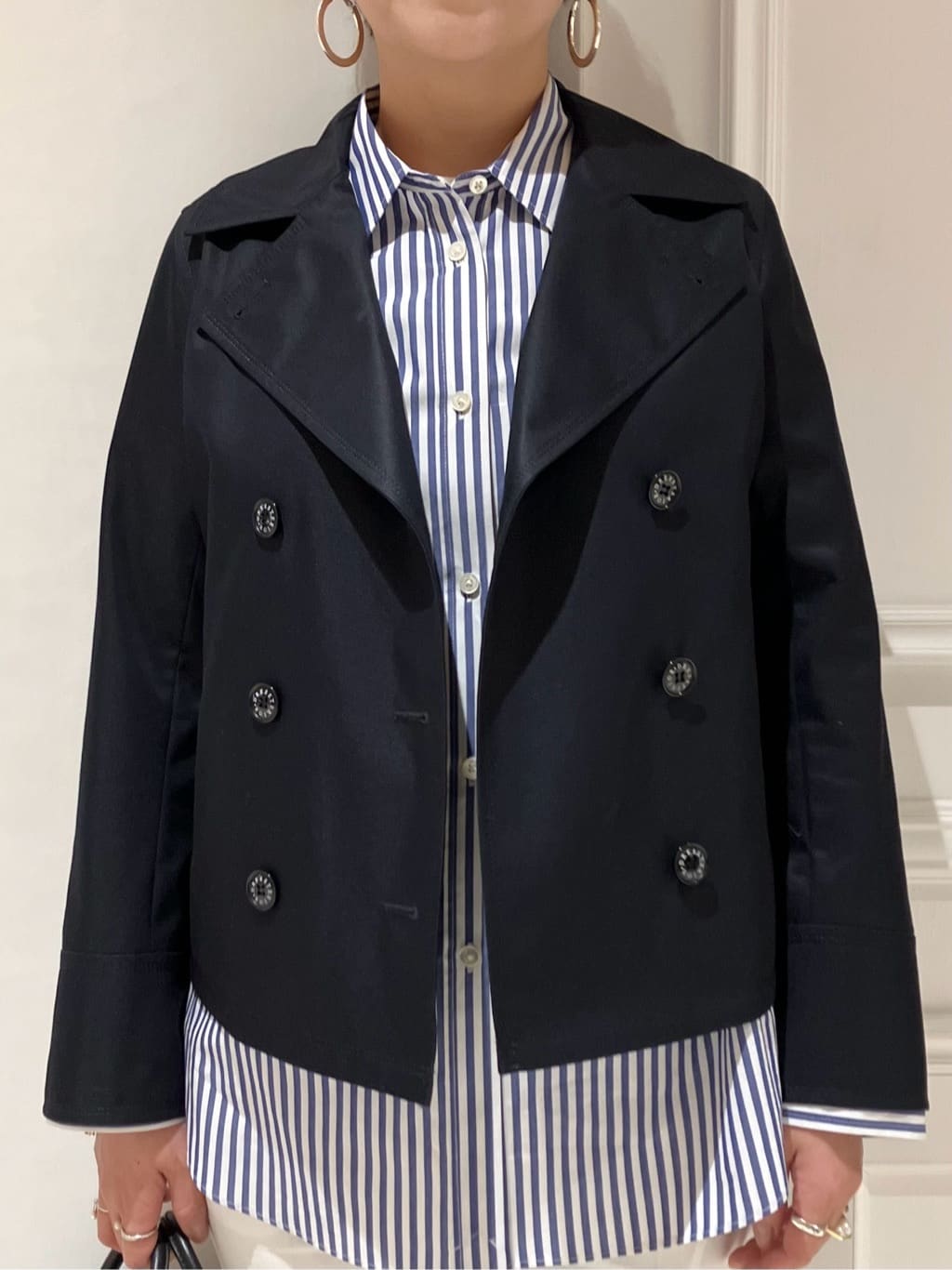 TAJIさんの「DRESSTERIOR｜【ウォッシャブル/撥水素材】Aラインショートトレンチジャケット」を使ったコーディネート