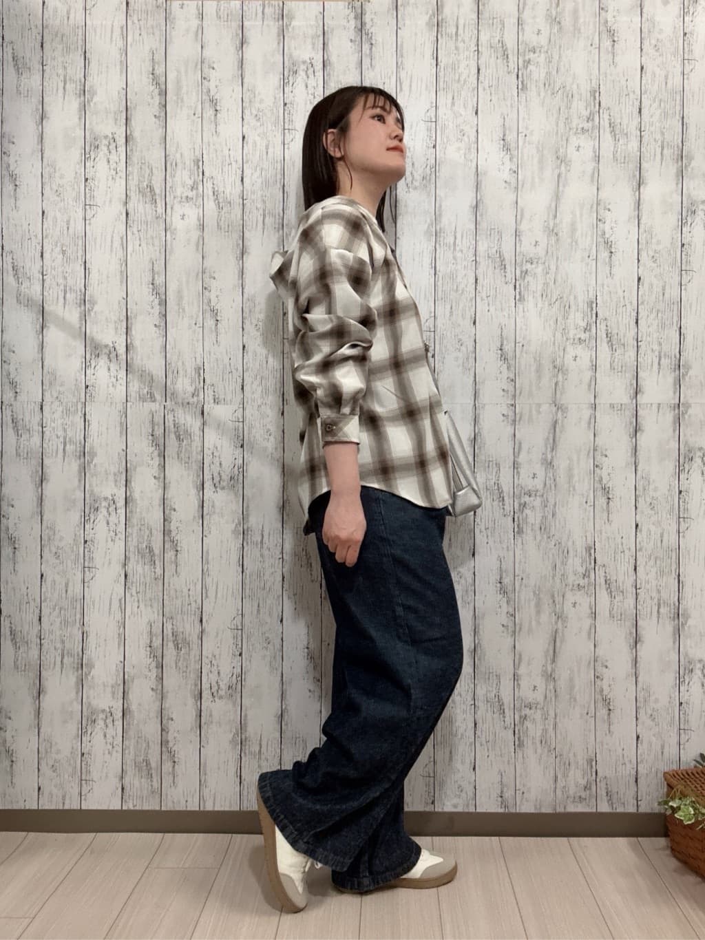 シカさんの「SHOO･LA･RUE｜【軽量/高レビュー】見た目よりもたっぷり入る ふわっと軽い3層ショルダー」を使ったコーディネート