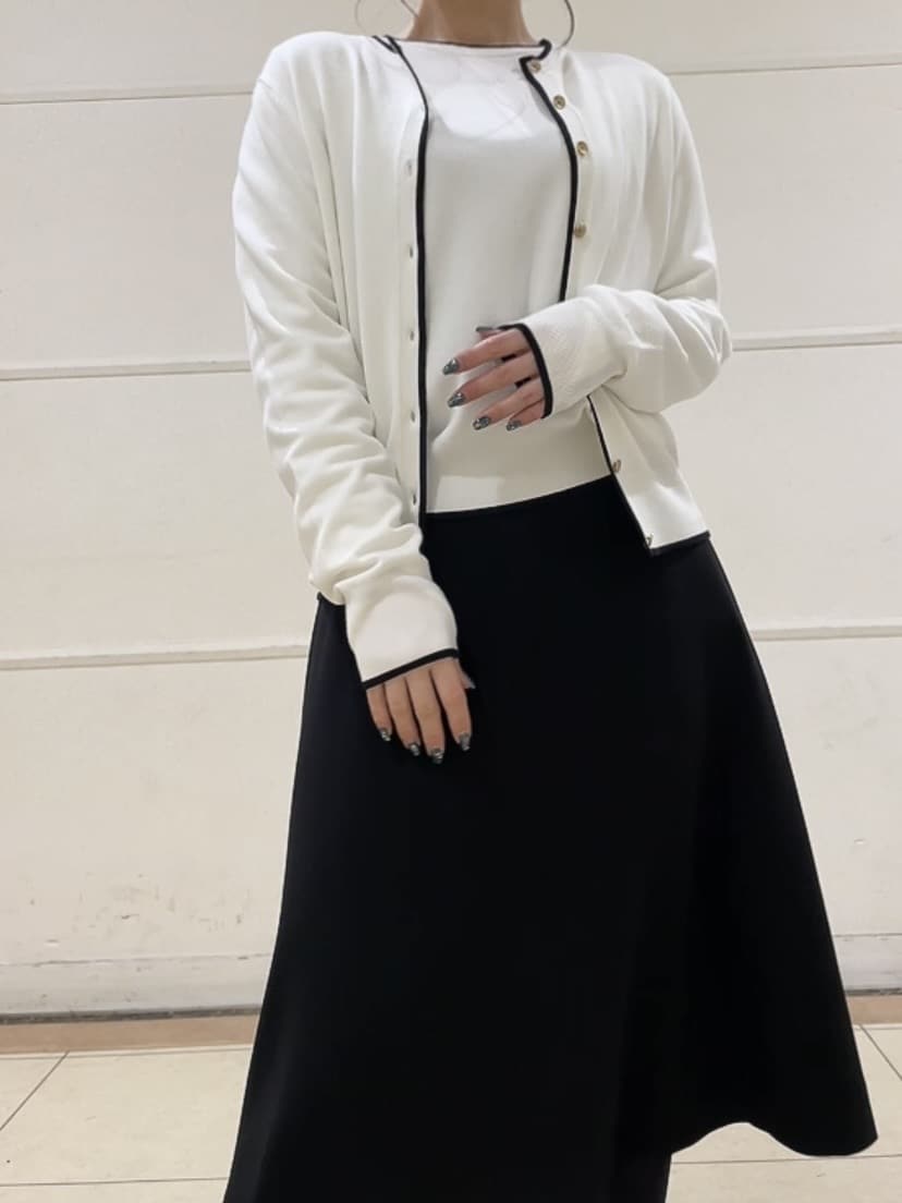 watanabeさんの「UNTITLED｜【アンサンブル可/洗える】ウォームスパン カーディガン」を使ったコーディネート