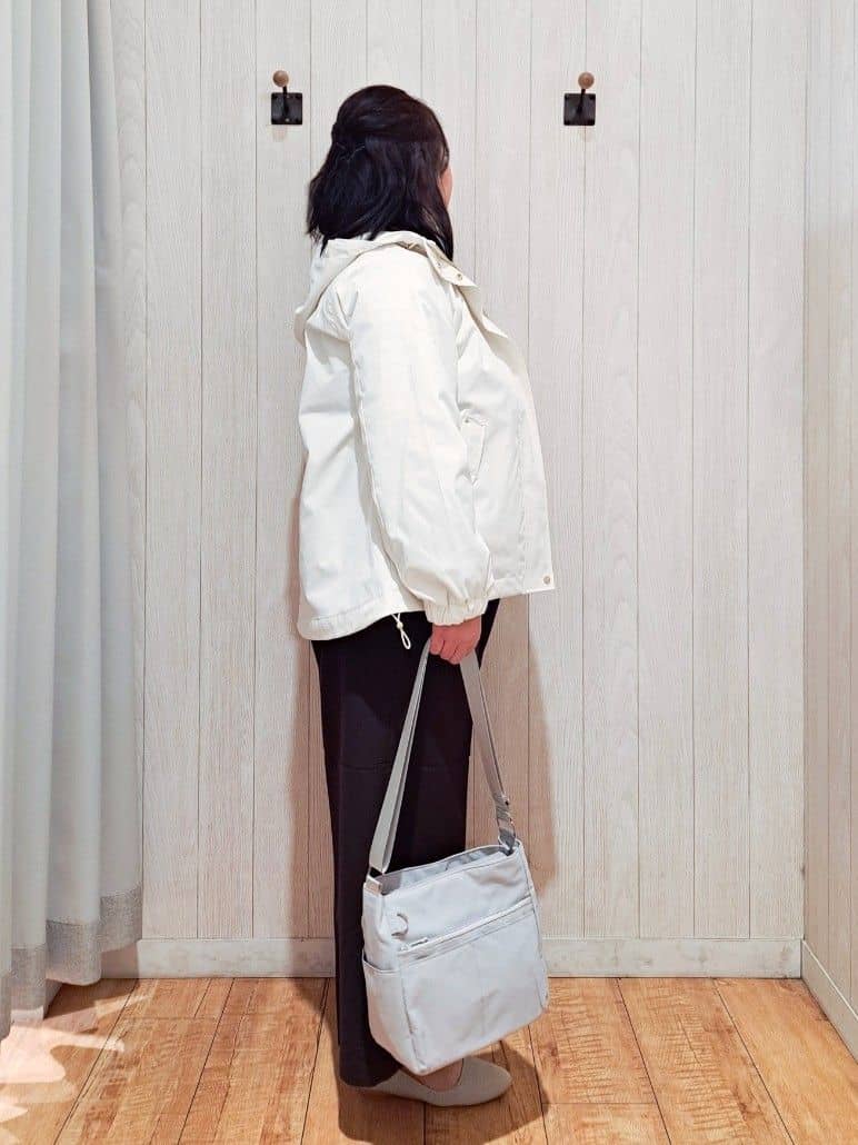 kotomiさんの「SHOO･LA･RUE｜【防花粉/高レビュー】きれいもかっこいいも叶える 欲張りマウンテンパーカ」を使ったコーディネート