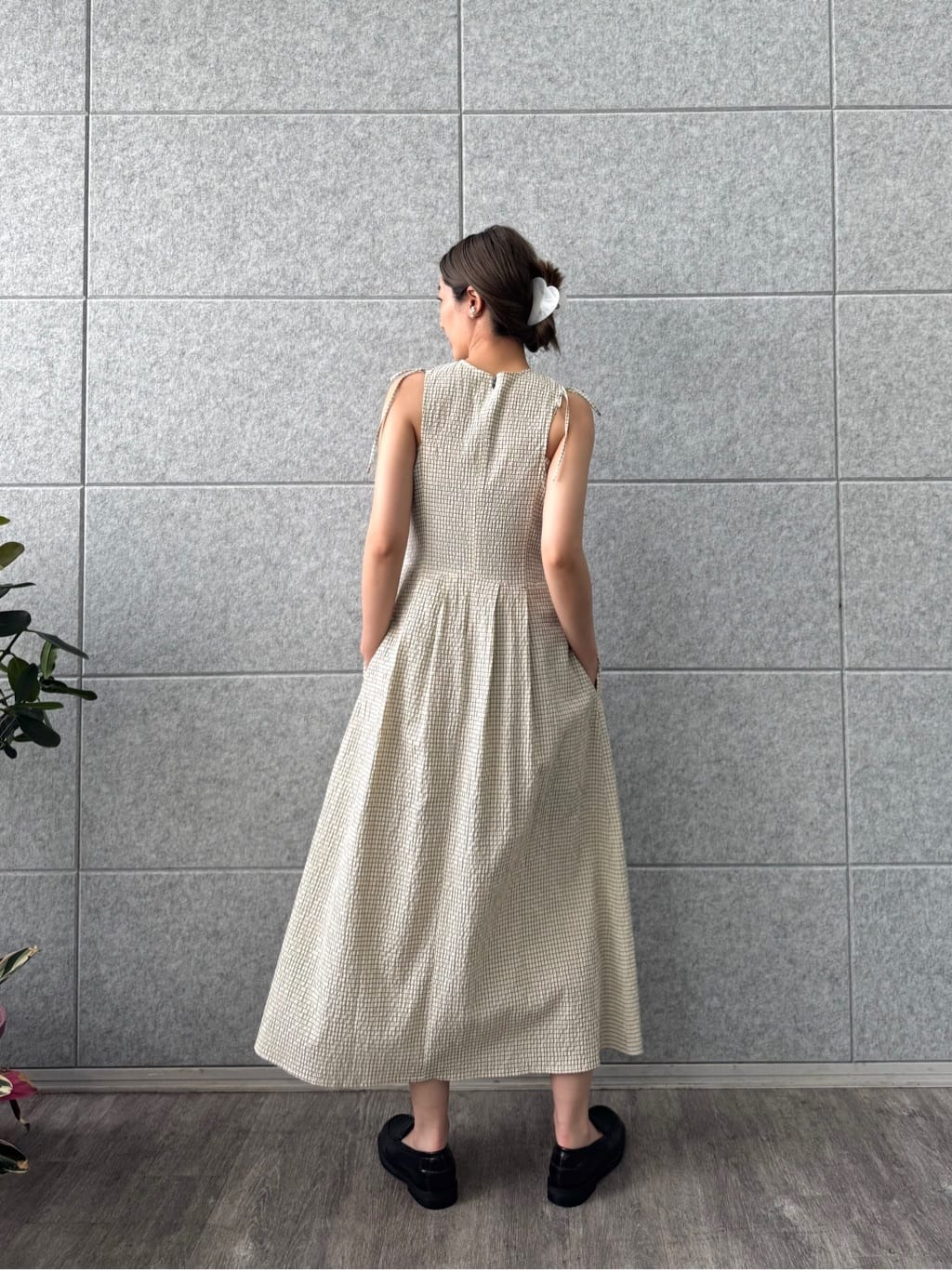 uchi__yamaさんの「CODE A｜shoulder ribbon dress」を使ったコーディネート