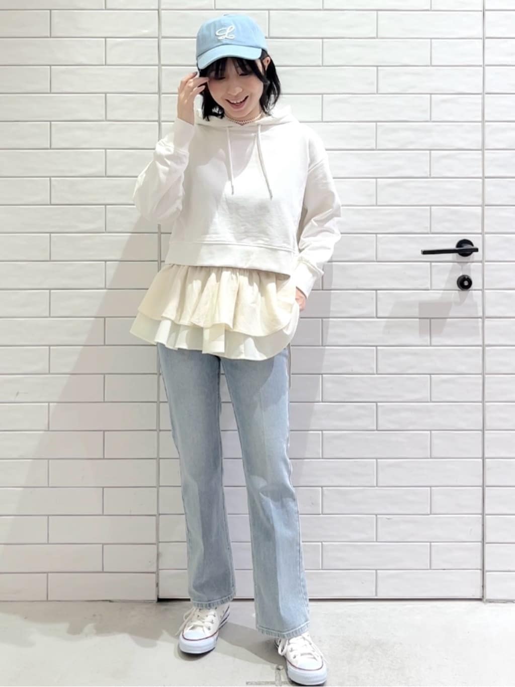 しおりさんの「OPAQUE.CLIP｜ショート裏毛フーディ【洗濯機OK】」を使ったコーディネート