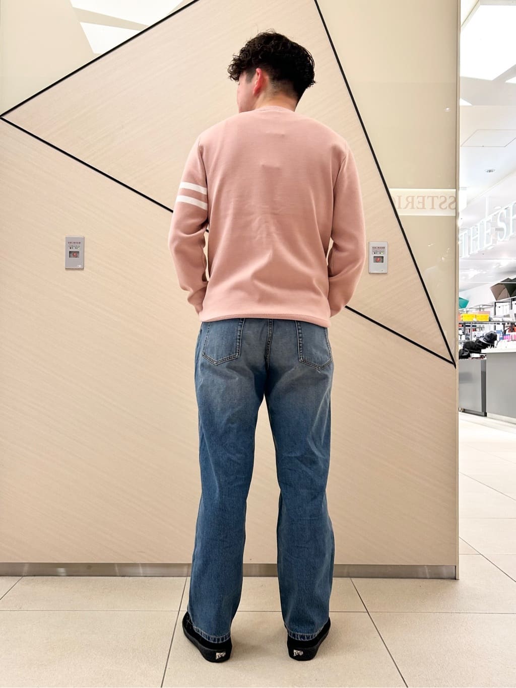 千葉亮太さんの「DRESSTERIOR｜◆【Safari5月号掲載】10．6oz コンフォートワイドデニムパンツ」を使ったコーディネート