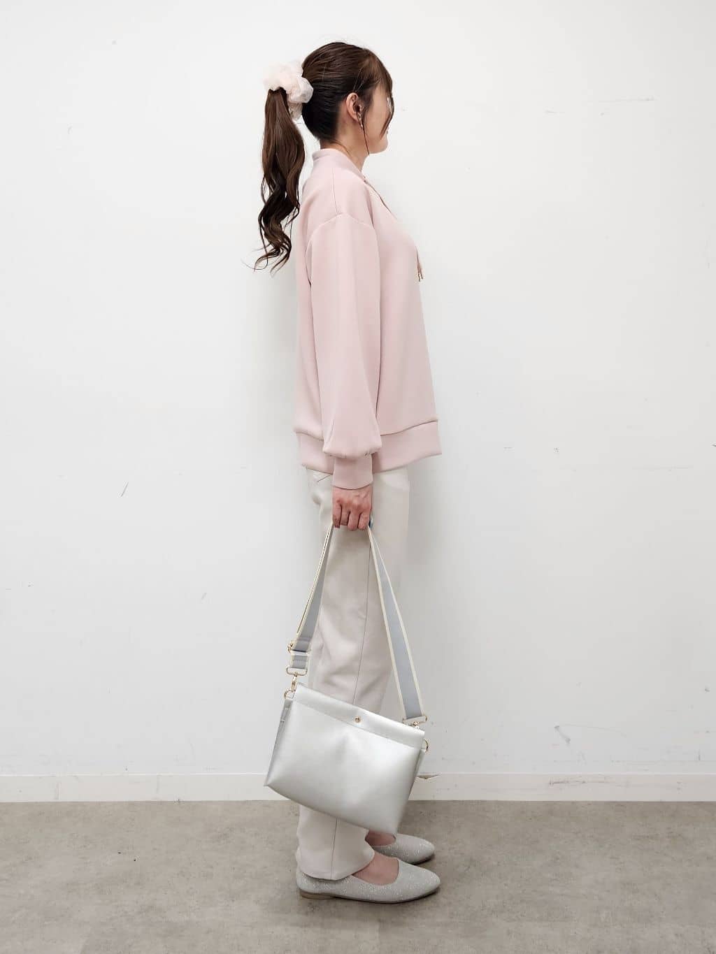 ゆゆさんの「SHOO･LA･RUE｜【洗濯機可/SS-LL】すらっときれい見え 大人のストレッチストレートパンツ」を使ったコーディネート