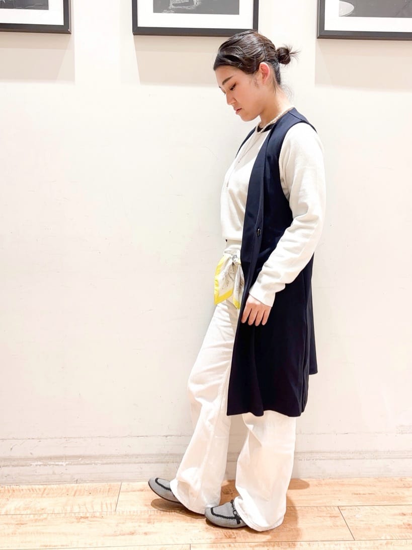 かふぇもか。さんの「SHOO･LA･RUE｜【洗濯機可/セットアップ可/S-3L】きちんと楽に。カットジョーゼット ロングジレ」を使ったコーディネート