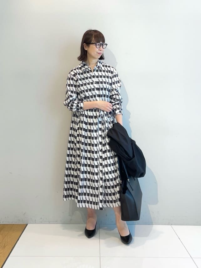 murayamaさんの「INDIVI｜【洗える／2WAY】ベルト付き ジオメトリック柄 シャツワンピース」を使ったコーディネート