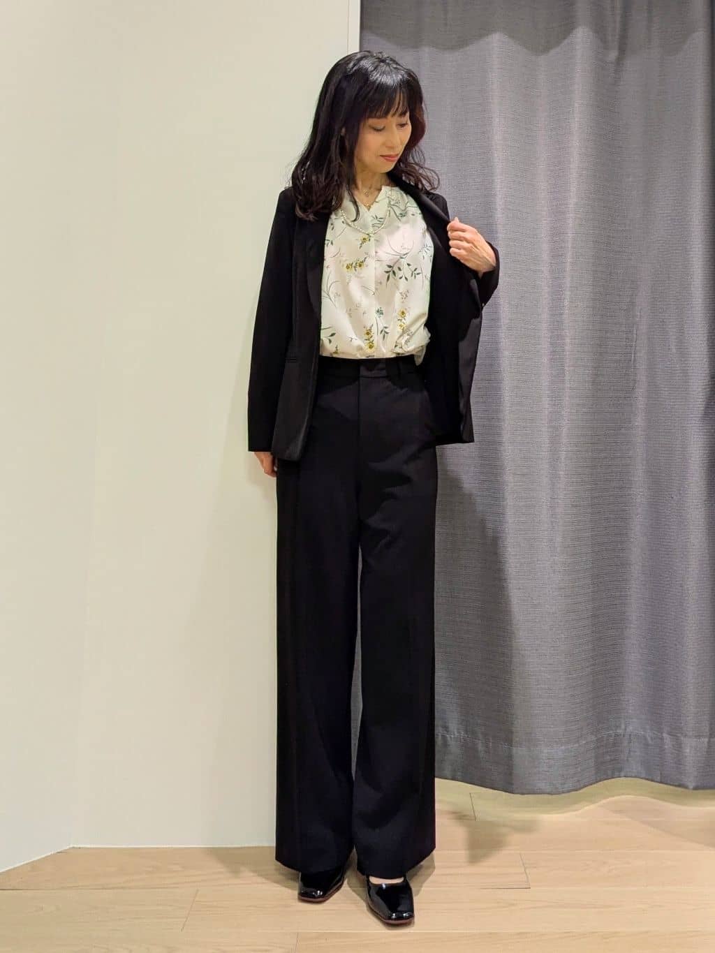 miiさんの「INDIVI｜【通勤スーツ／洗える】ストレッチワイドパンツ」を使ったコーディネート