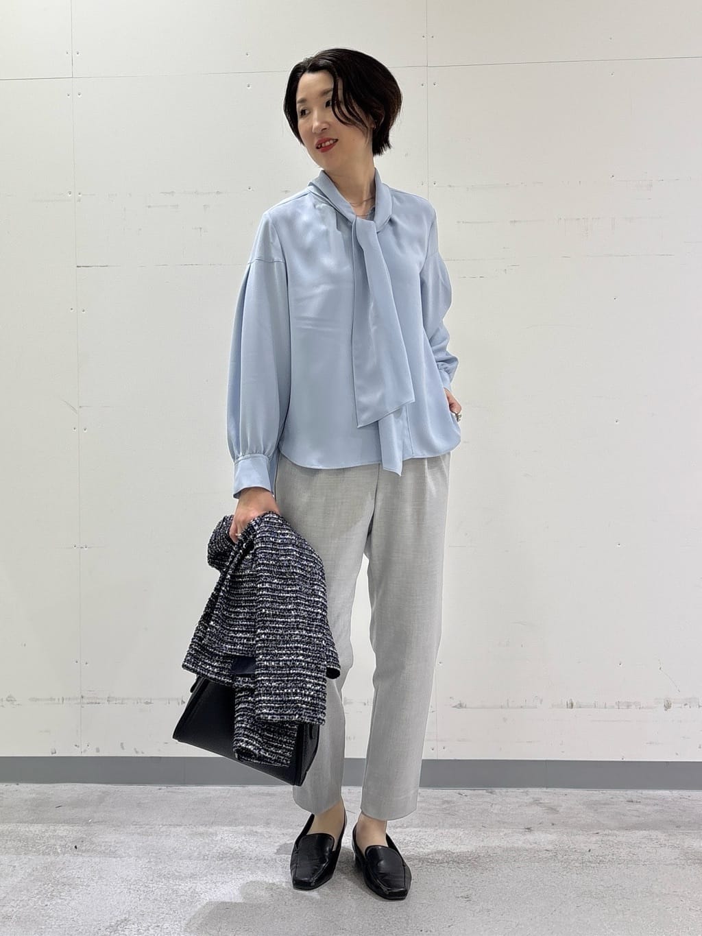 yuriさんの「INDIVI｜【洗える】ジョーゼットボウタイブラウス」を使ったコーディネート