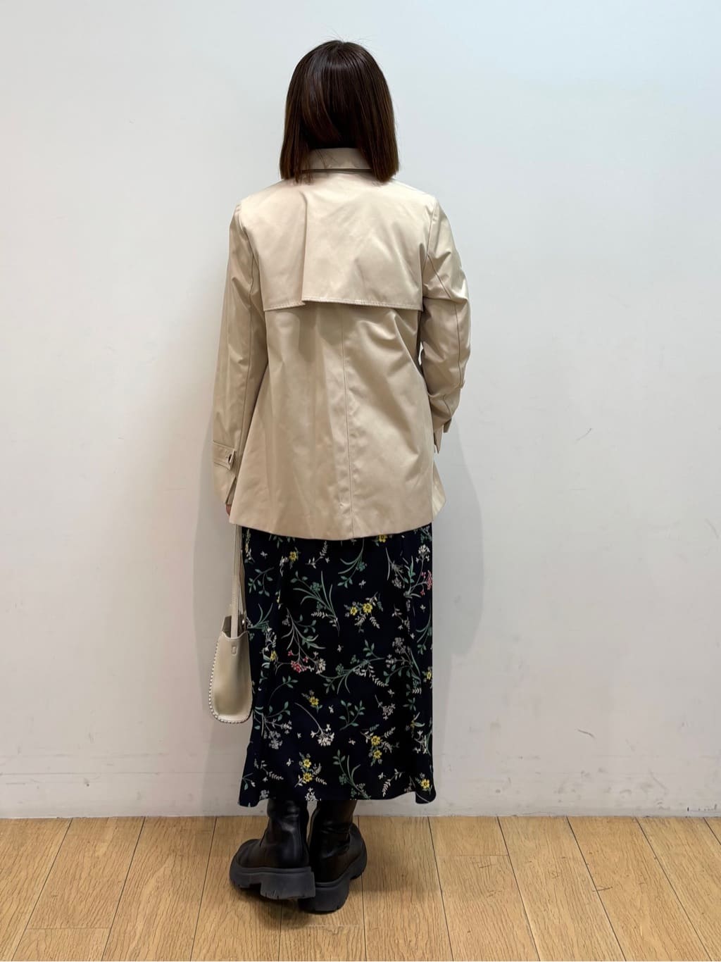 mikkoさんの「INDIVI｜【花粉付着防止／撥水／UVケア】名品トレンチコート」を使ったコーディネート