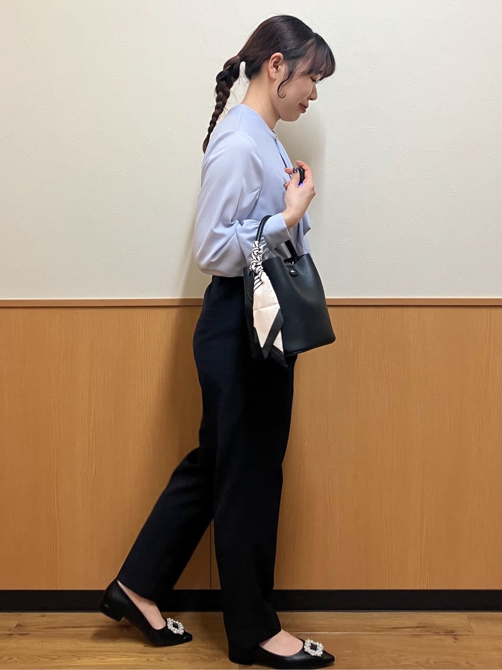 MAYUKIさんの「index｜アシンメトリーボウタイブラウス【洗濯機OK／イージーアイロン／防シワ】《XS～LL》」を使ったコーディネート