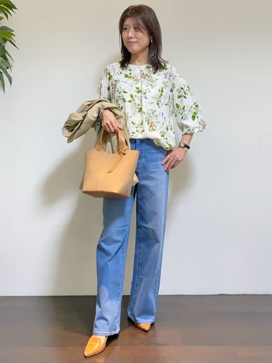 tomoさんの「UNTITLED｜【定番人気/はっ水/洗える】タスランショートトレンチコート」を使ったコーディネート