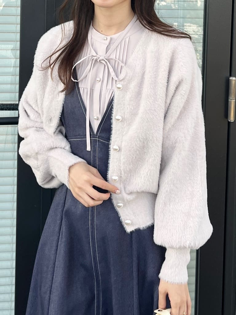 はばさんの「Couture brooch｜【前後2WAY】Springフェザーカーデトップス」を使ったコーディネート